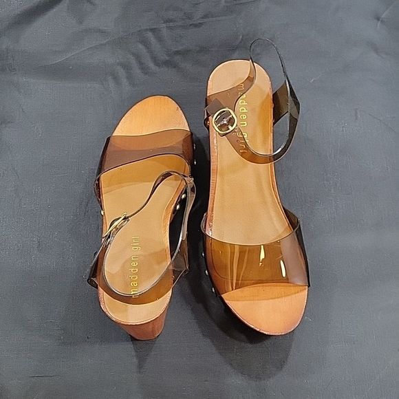 BRAND NEW MADDEN GIRL WOMEN’S LIFFT HEELED SANDAL - Picture 9 of 16